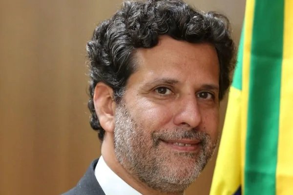 MP do TCU questiona aval para ministro de Lula atuar em estatal - destaque galeria