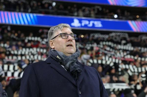 CEO do Frankfurt critica preços da Copa de 2026: “Temo pelo futebol” - destaque galeria