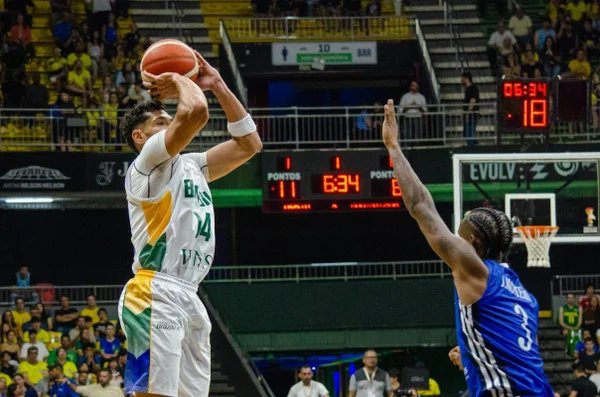 Basquete: em Brasília, República Dominicana bate Brasil pelas Eliminatórias - destaque galeria
