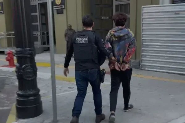 Rio: líder de esquema que deu golpe de R$ 37 milhões em mulher é preso - destaque galeria